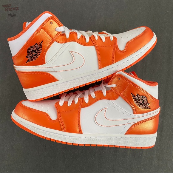 jordan 1 electro orange snkrs